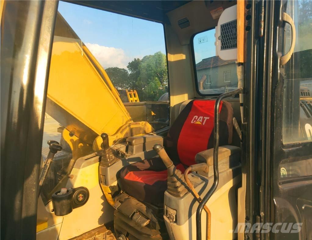 CAT 325D Pásová rýpadla