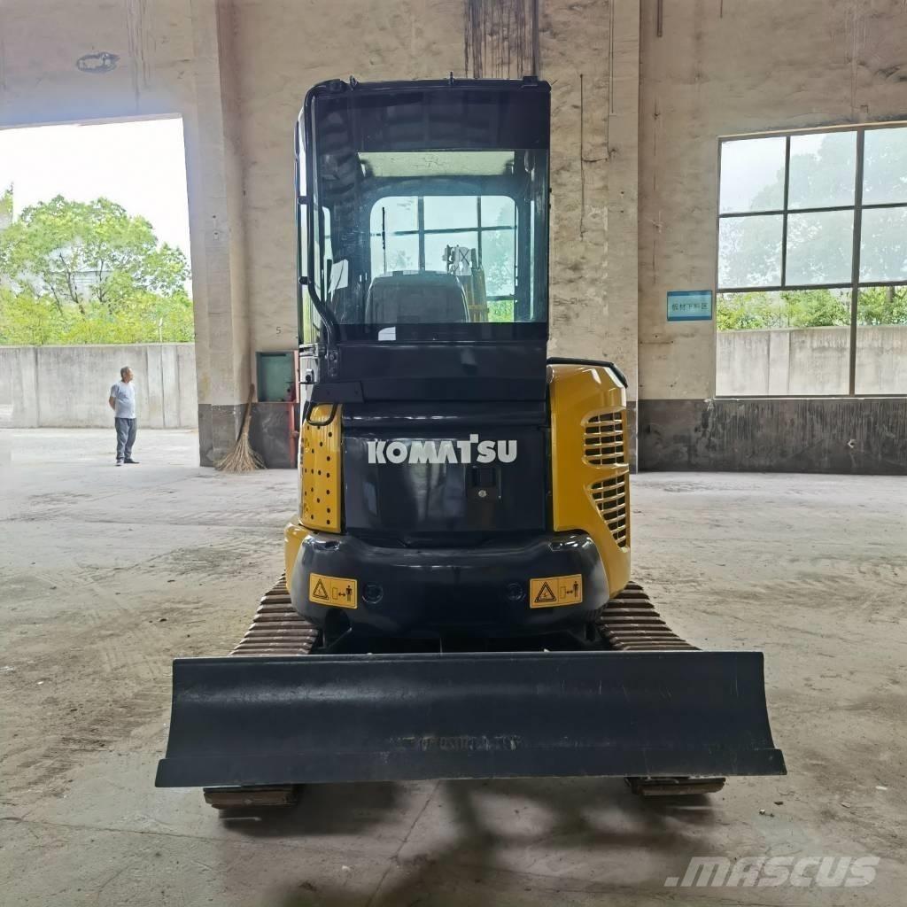 Komatsu PC30 Pásová rýpadla
