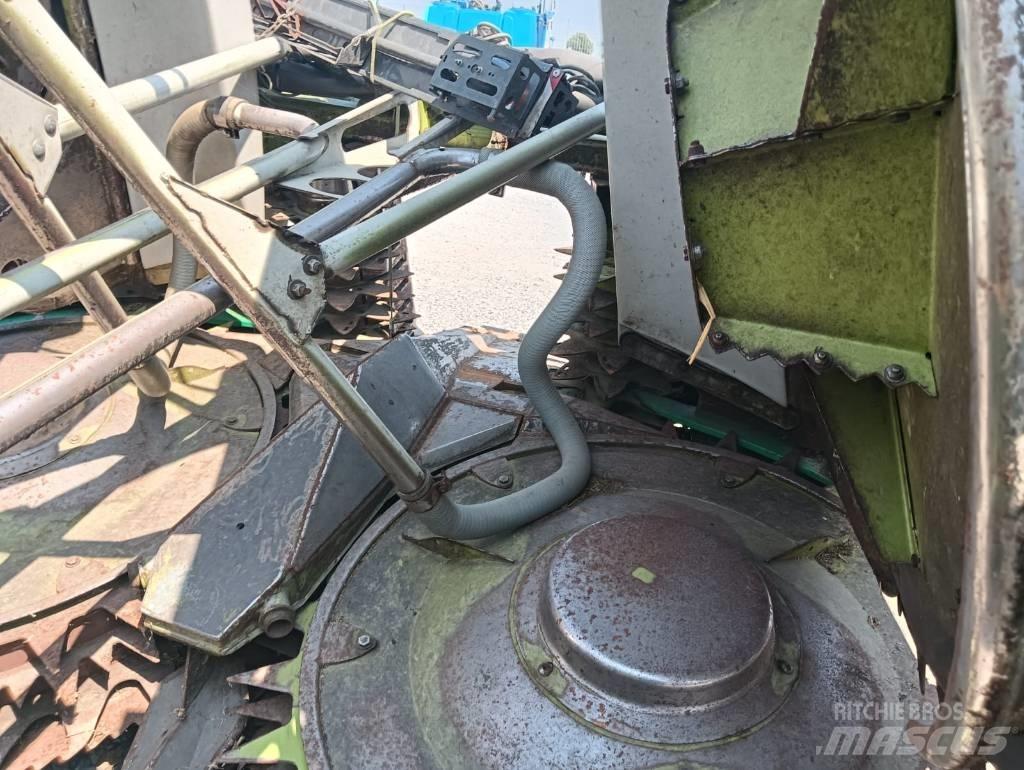 CLAAS Orbis 600 Samojízdné sekačky