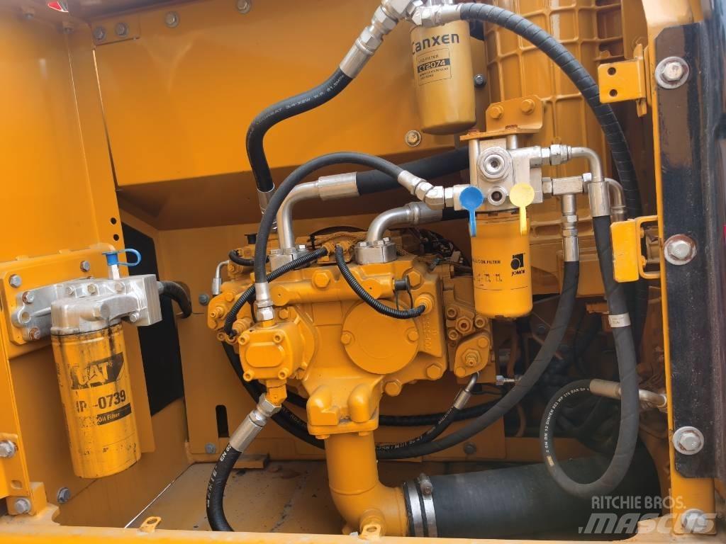 CAT 320 D2 Pásová rýpadla