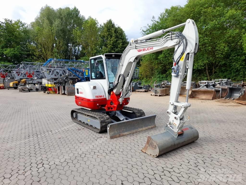 Takeuchi TB 250-2 Mini rýpadla < 7t