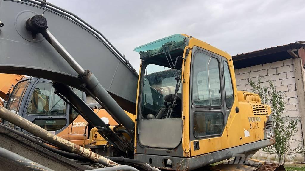 Volvo EC 290 B LC Pásy, řetězy a podvozek