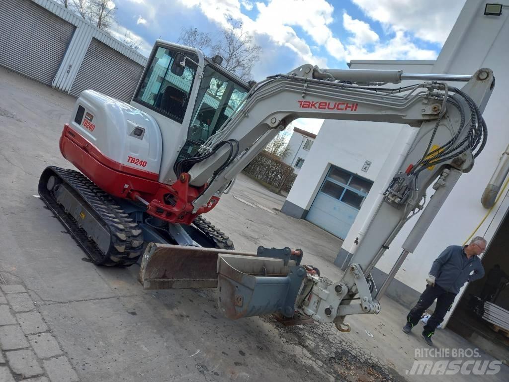 Takeuchi TB 240 Mini rýpadla < 7t