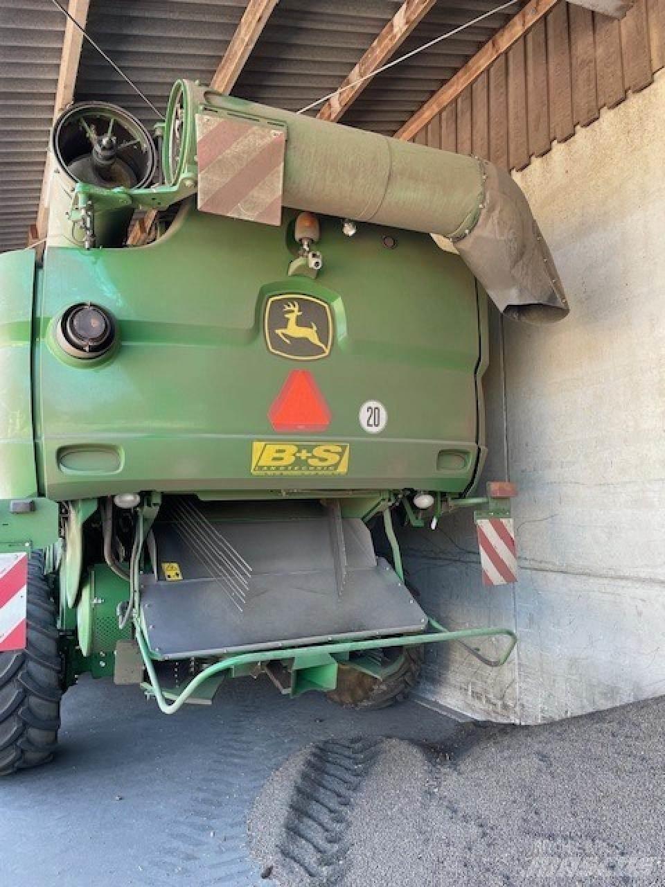 John Deere S 680 i Sklízecí mlátičky
