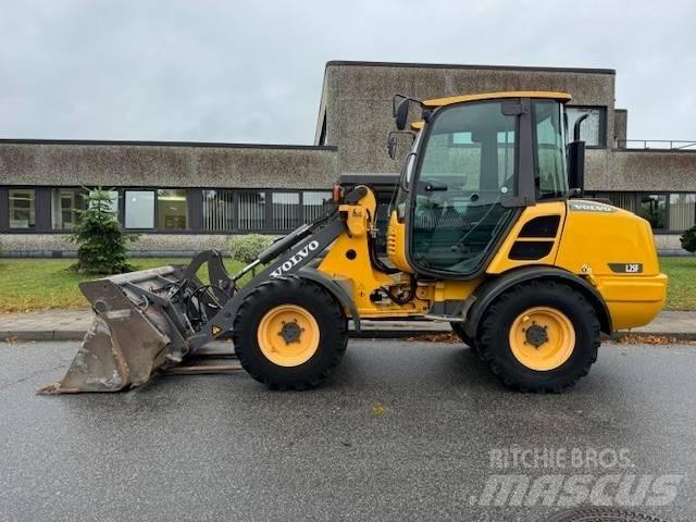 Volvo L 25 F Kolové nakladače