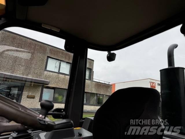 Volvo L 25 F Kolové nakladače