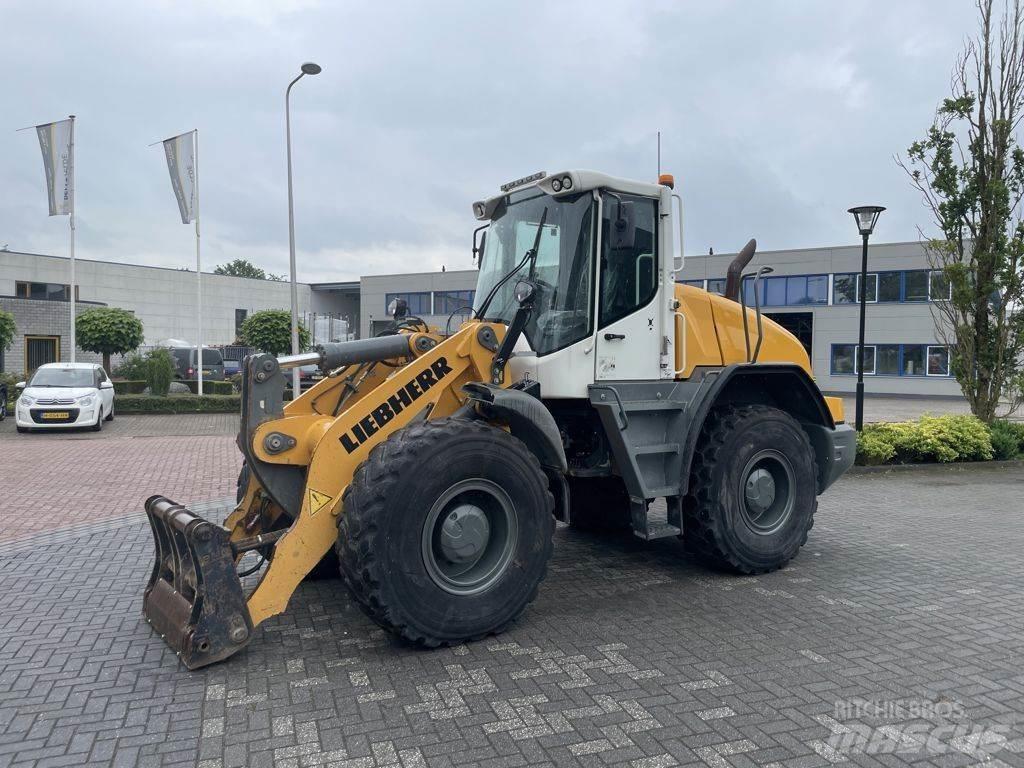 Liebherr L538 Kolové nakladače