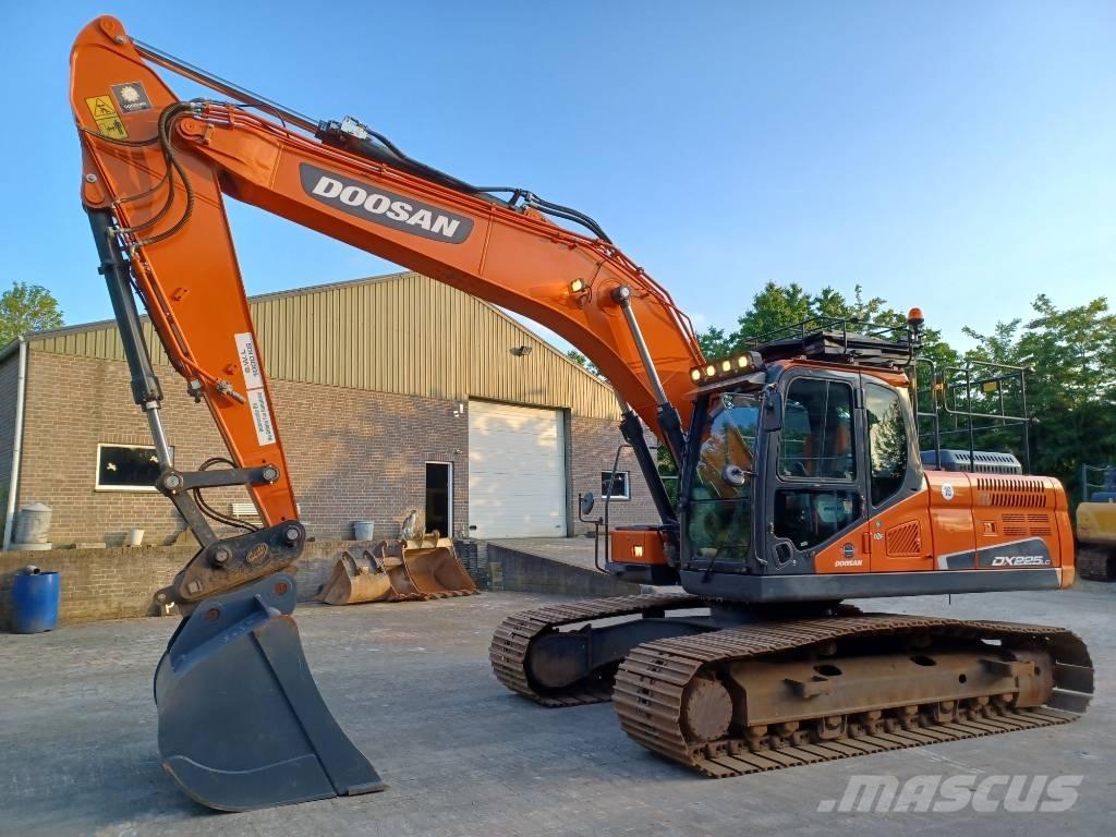 Doosan DX 225 LC-5 Pásová rýpadla