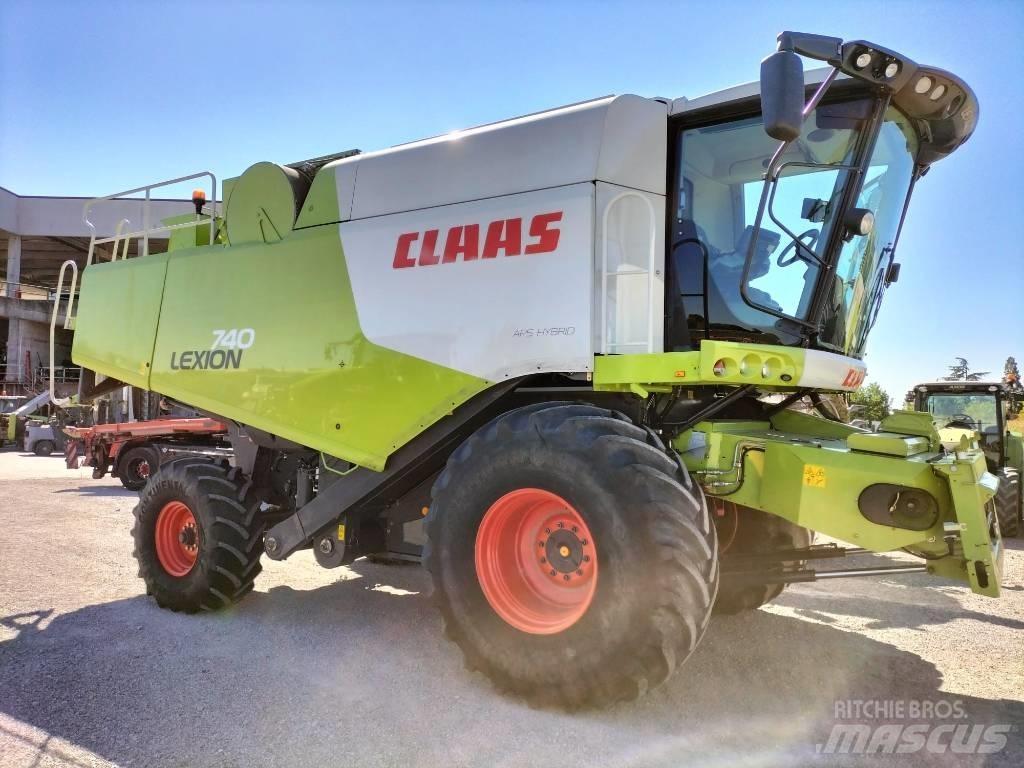 CLAAS Lexion 740 Sklízecí mlátičky
