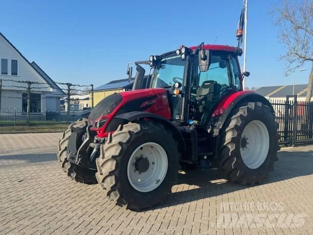 Valtra N134 Hitech Traktory