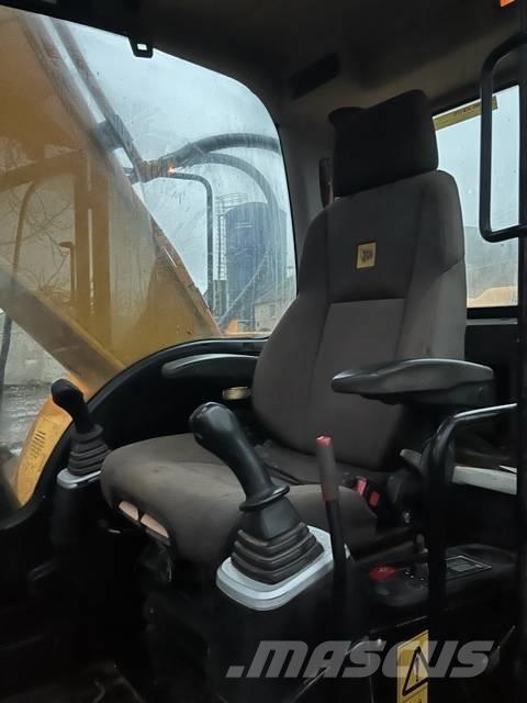 JCB JS 220 LC Pásová rýpadla