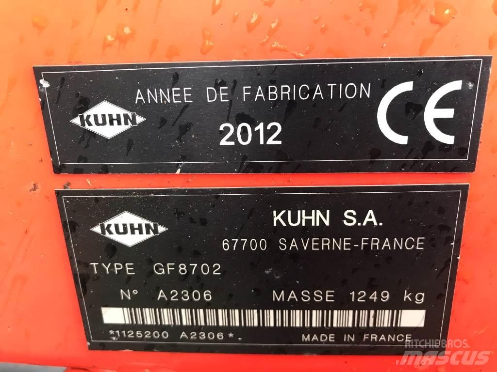 Kuhn GF 8702 Obraceče a shrabovače sena