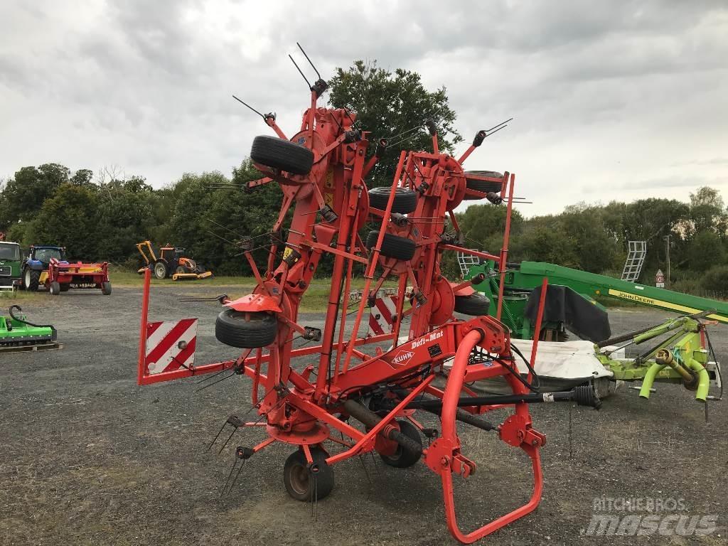 Kuhn GF 8702 Obraceče a shrabovače sena