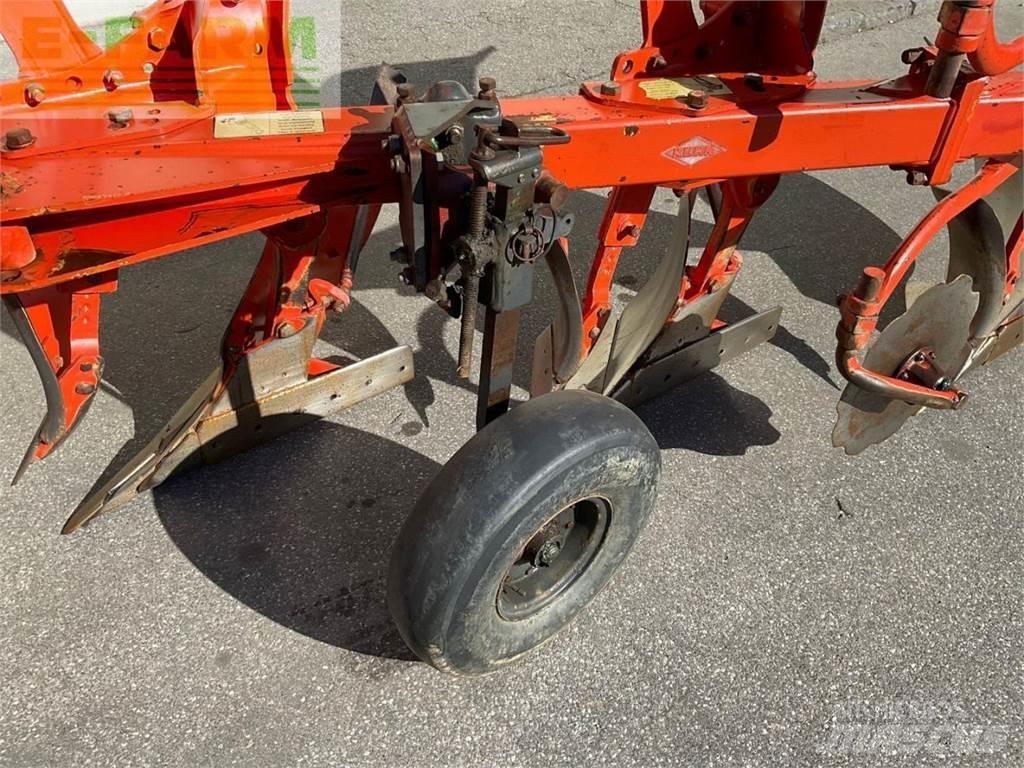 Kuhn MM 110 4T Konvenční pluh