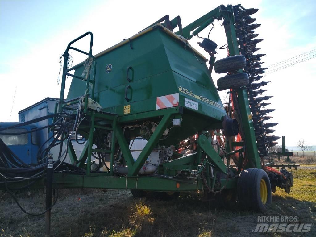 John Deere 740 A 9m Mechanické secí stroje