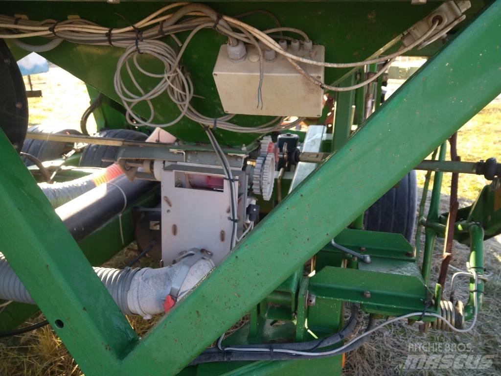 John Deere 740 A 9m Mechanické secí stroje