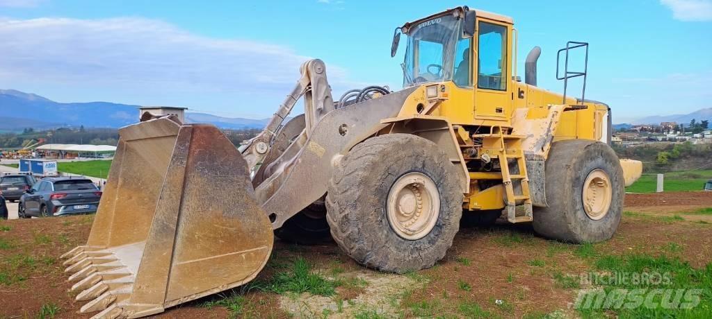 Volvo L 220 E Kolové nakladače