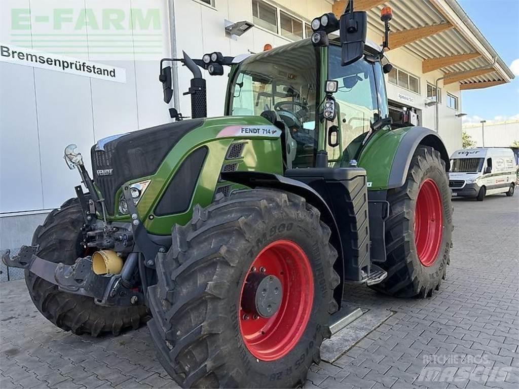 Fendt 714 vario s4 Traktory