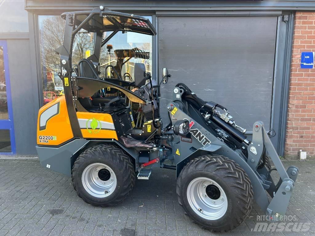 GiANT G2200E X-tra Víceúčelové nakladače