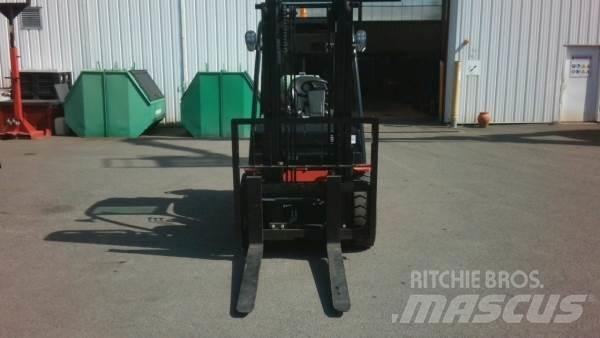 Manitou MI30G ST5 Terénní vysokozdvižné vozíky