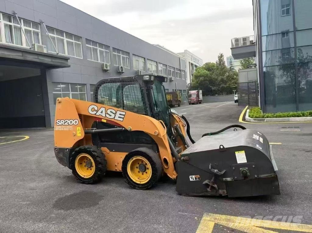 CASE SR 200 Smykem řízené nakladače