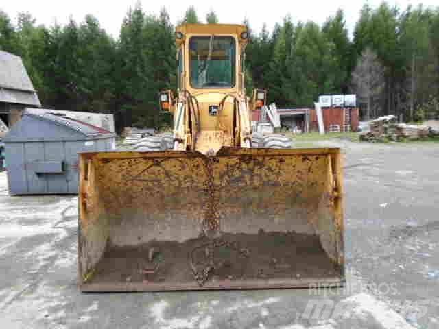 John Deere 544 A Kolové nakladače