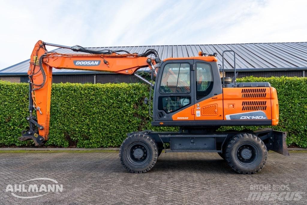 Doosan DX140W-5 Kolová rýpadla