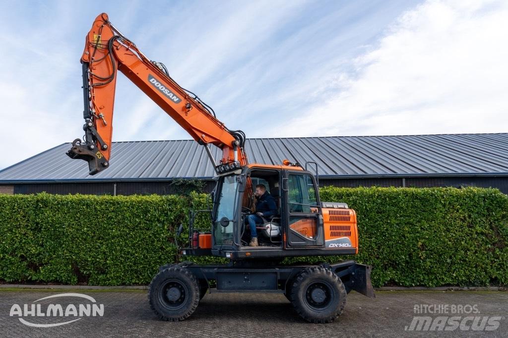 Doosan DX140W-5 Kolová rýpadla