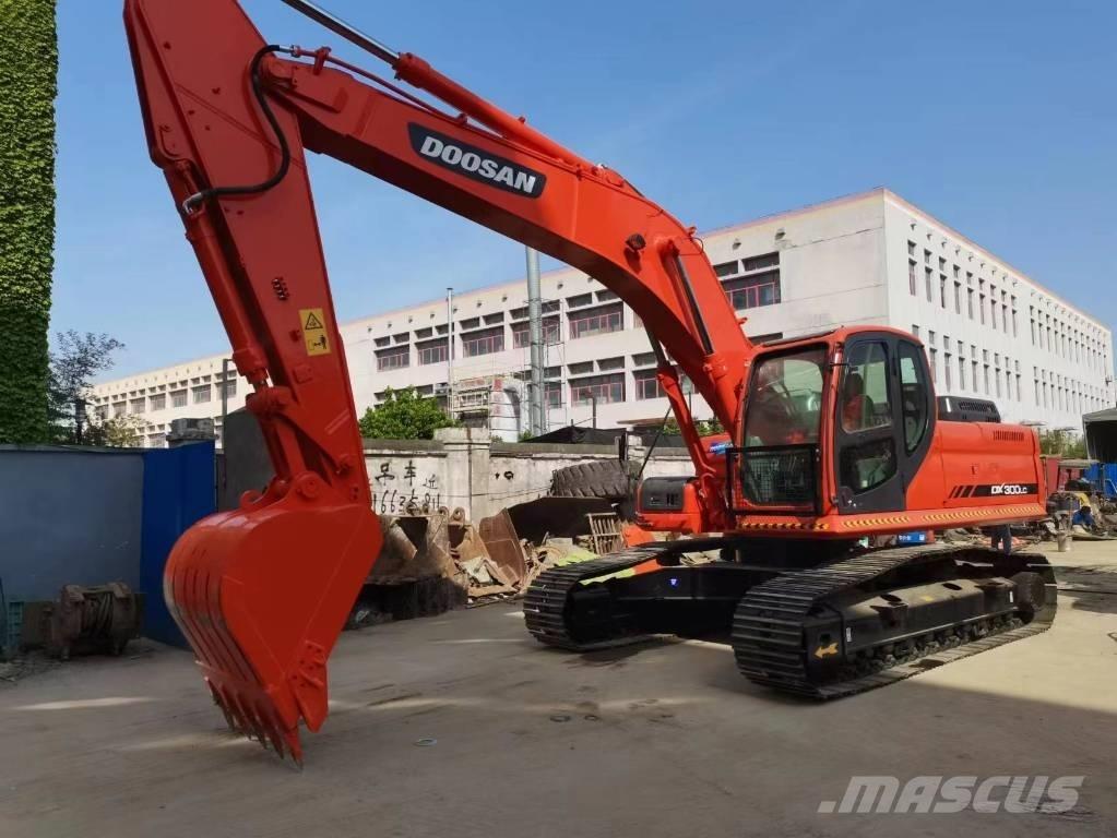 Doosan DX 300 Pásová rýpadla