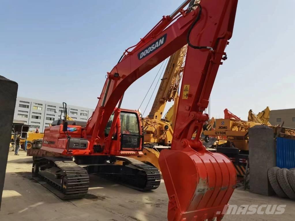 Doosan DX 300 Pásová rýpadla
