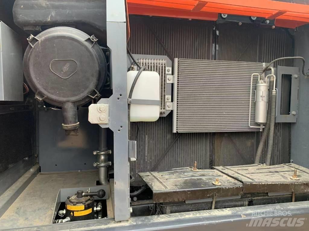 Hitachi ZX 200-3 Pásová rýpadla