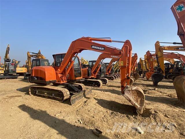 Doosan DX80 Midi rýpadla 7t - 12t
