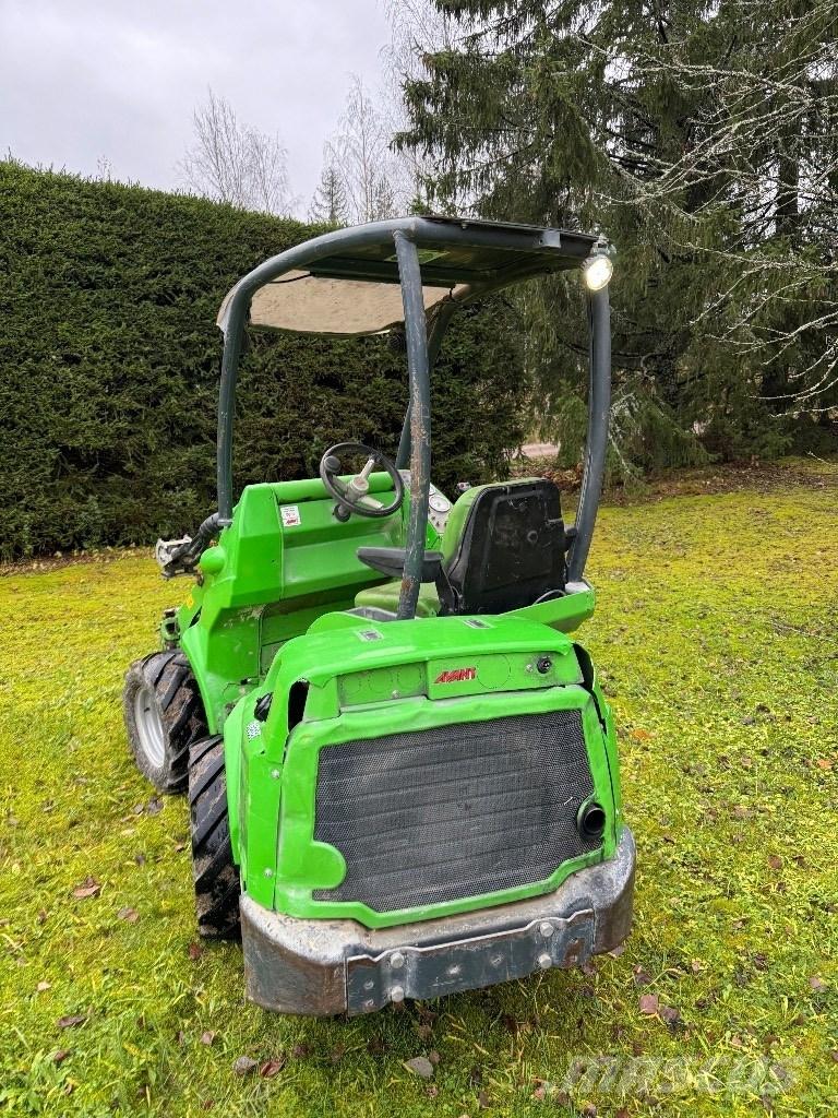 Avant 528 Víceúčelové nakladače