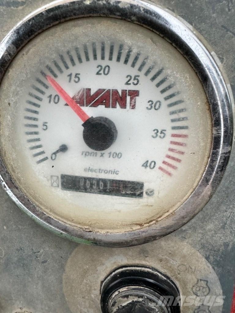 Avant 528 Víceúčelové nakladače