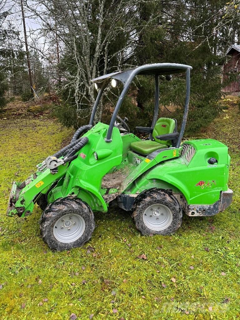 Avant 528 Víceúčelové nakladače