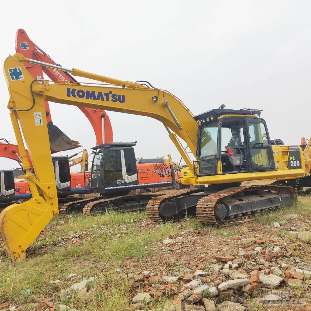 Komatsu PC200-8 Pásová rýpadla