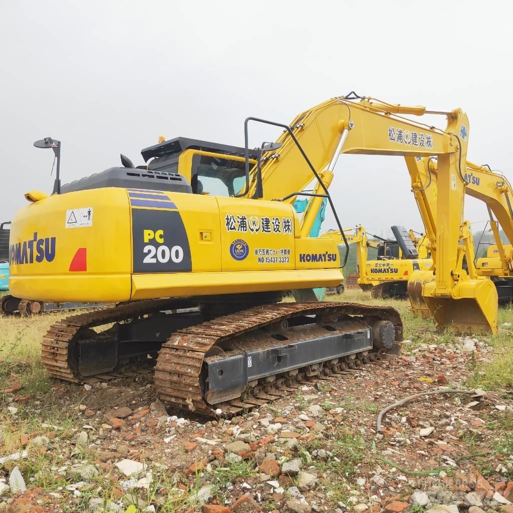 Komatsu PC200-8 Pásová rýpadla