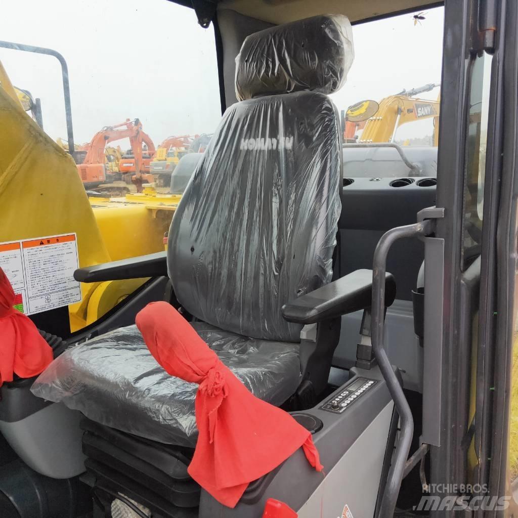 Komatsu PC200-8 Pásová rýpadla
