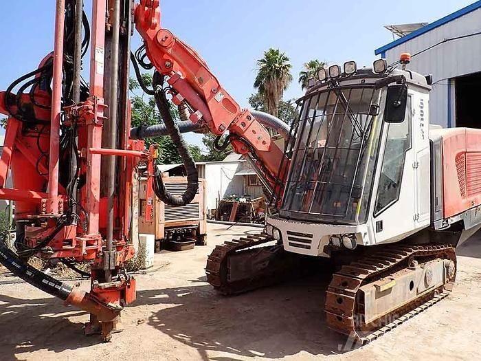 Sandvik DP1100I Povrchové vrtací stroje