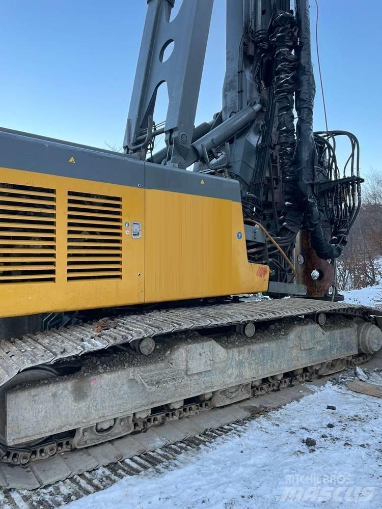 Liebherr LRB 155 Pilířové jeřáby