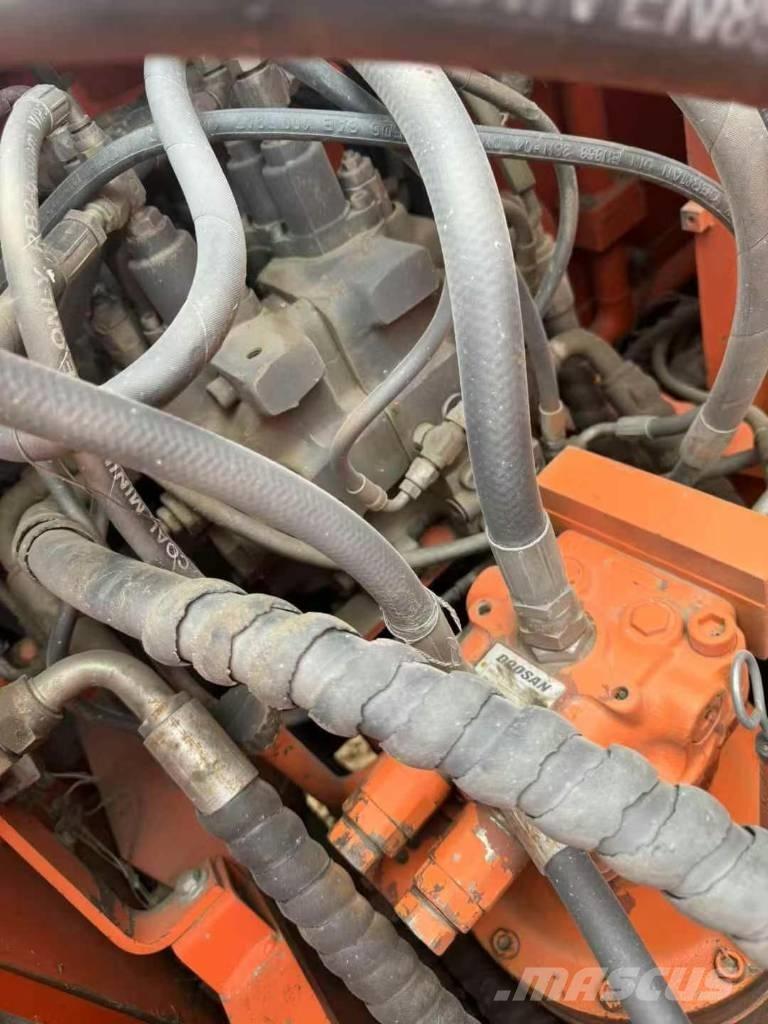 Doosan dx150 Pásová rýpadla