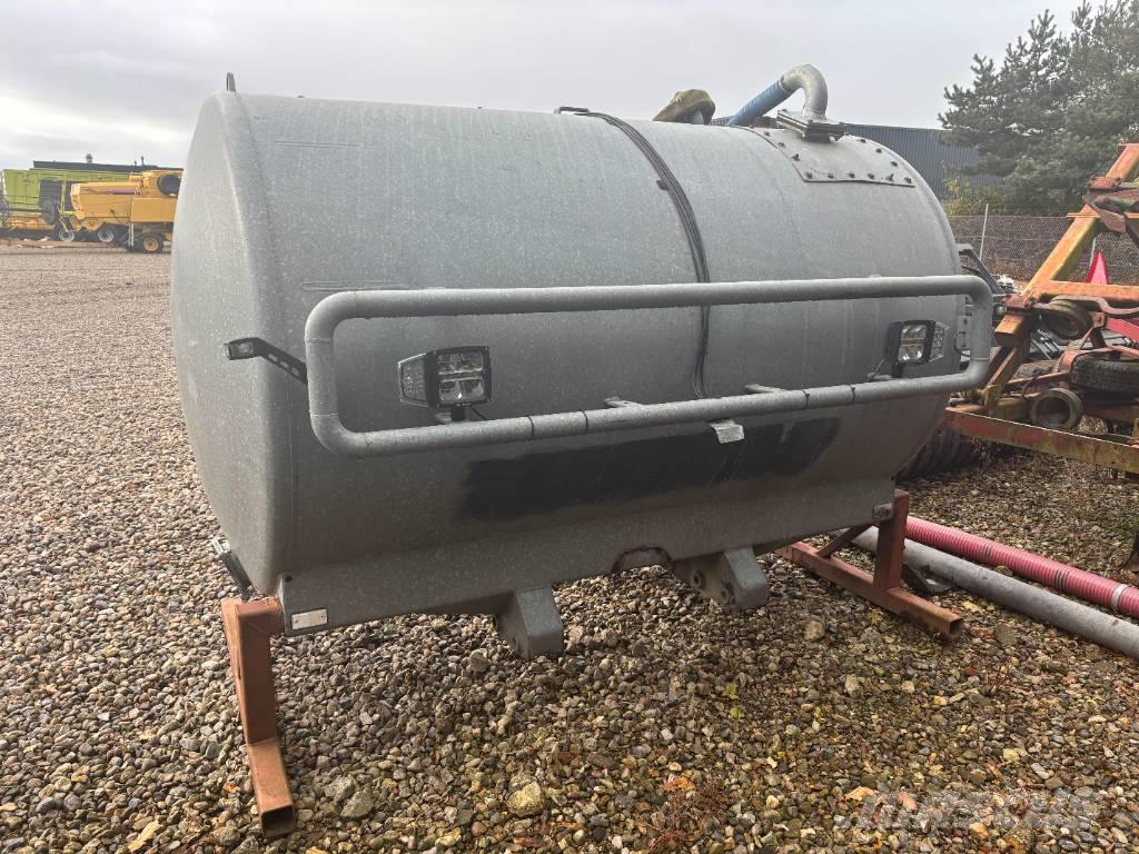 Harsø Fronttank Kalové cisterny