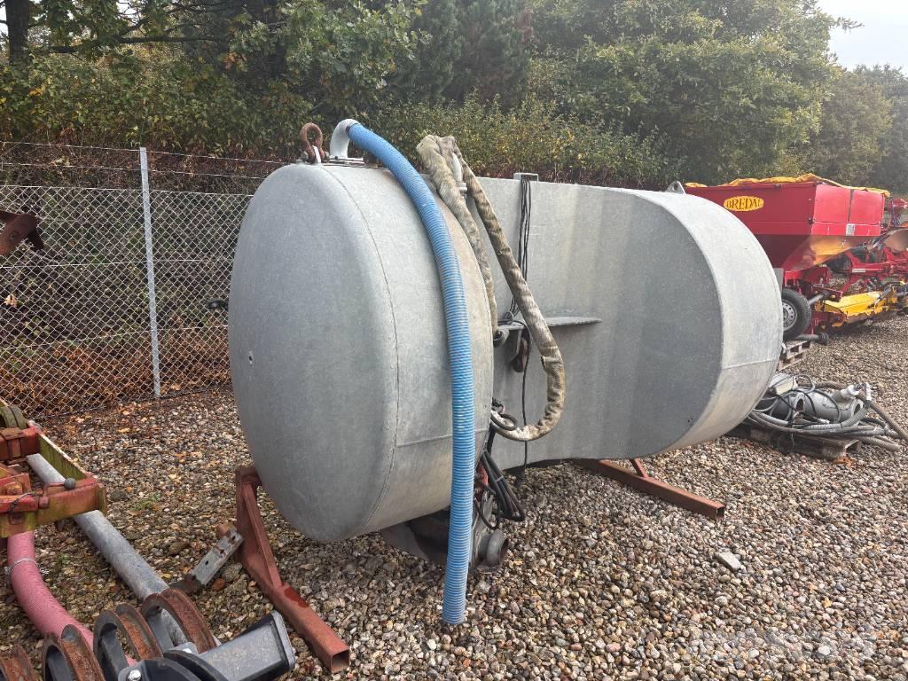 Harsø Fronttank Kalové cisterny