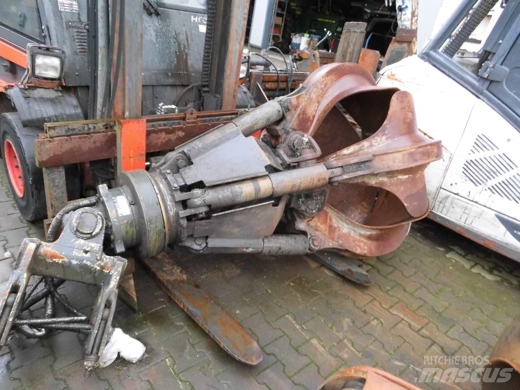 Fuchs MHL 320 Stroje pro manipulaci s odpadem