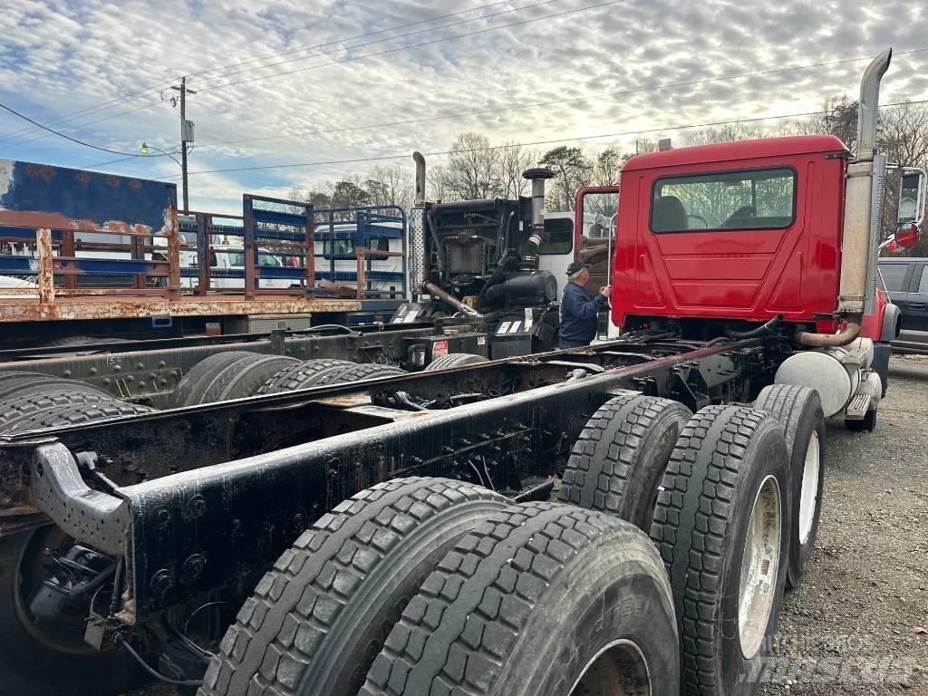 Mack CV 713 Lanový nosič kontejnerů