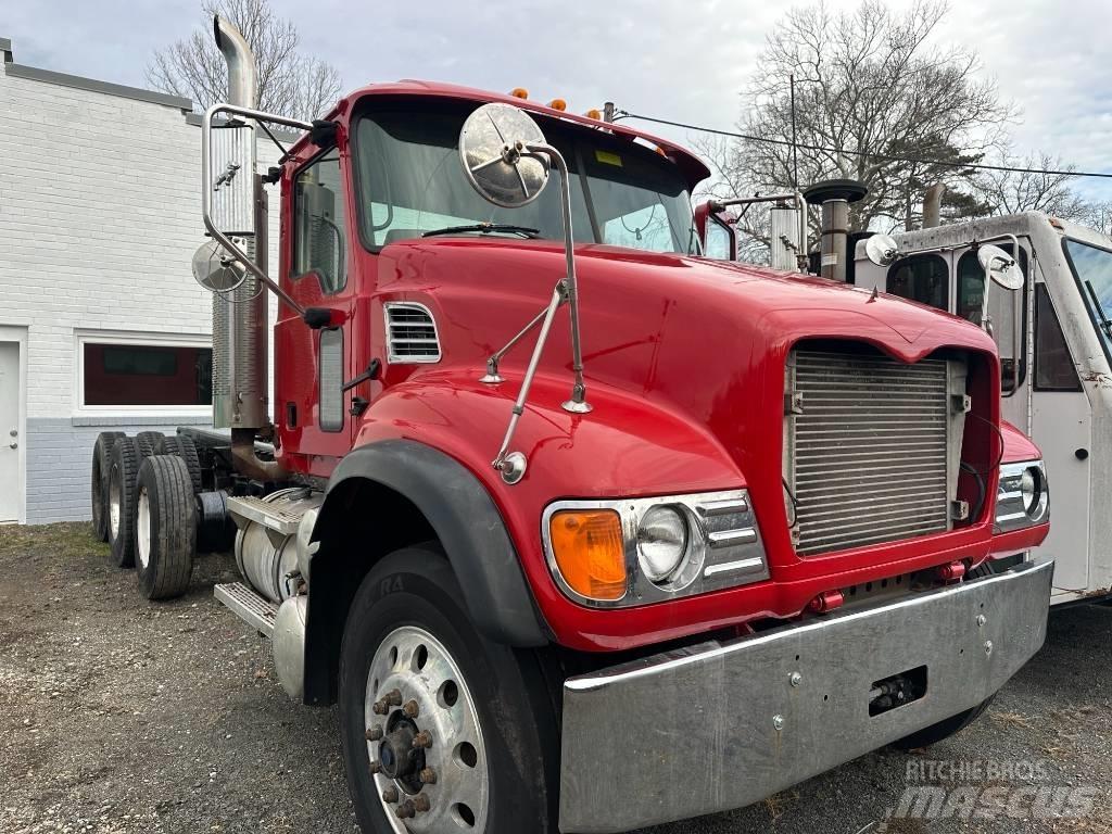 Mack CV 713 Lanový nosič kontejnerů