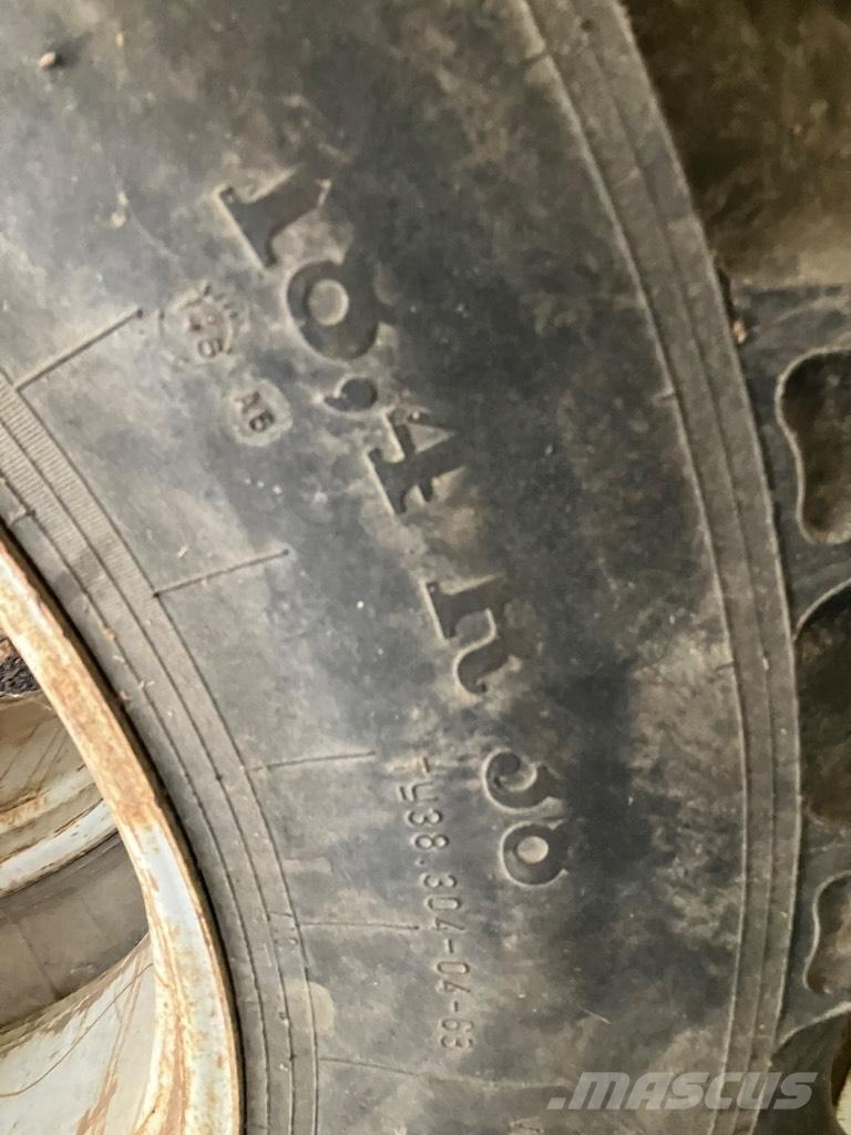  PARIPYÖRÄT 18.4R38 Pneumatiky, kola a ráfky