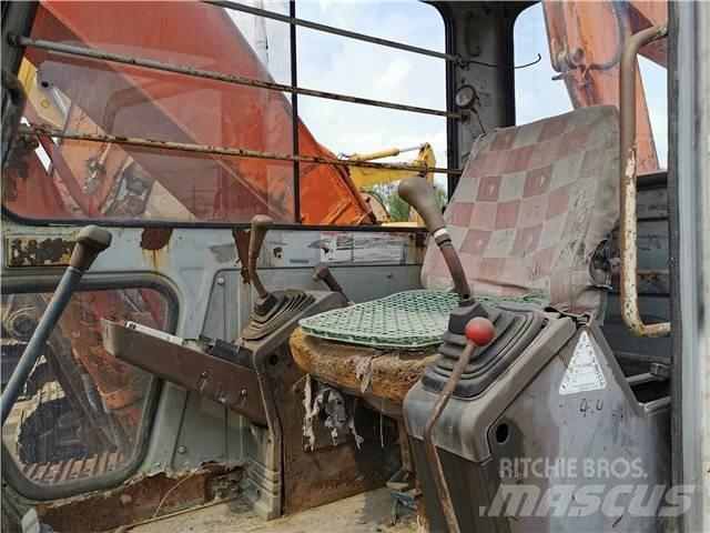 Hitachi EX200-1 Pásová rýpadla