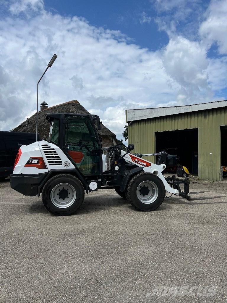 Bobcat L 85 Kolové nakladače