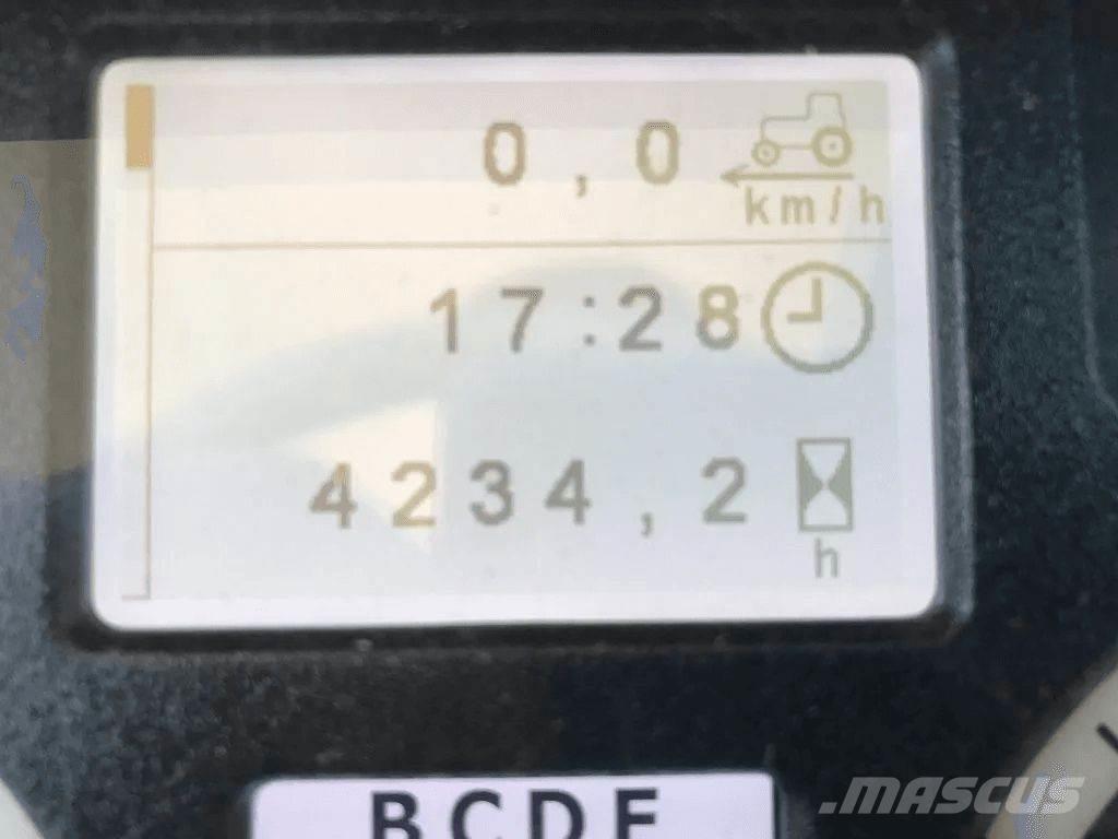 John Deere 6155 M Traktory